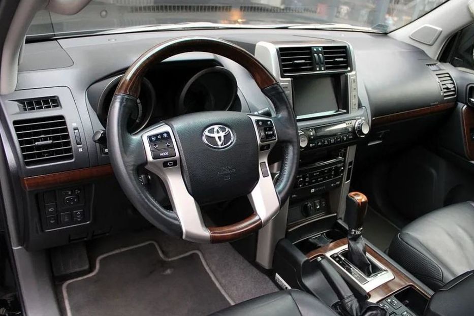 Продам Toyota Land Cruiser Prado 2010 года в Харькове