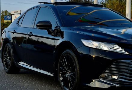 Продам Toyota Camry XLE  2019 года в Днепре