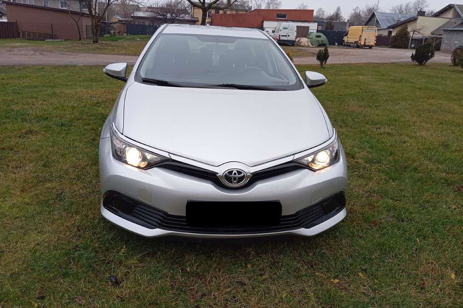 Продам Toyota Auris 1.3 MT 2018 года в Днепре