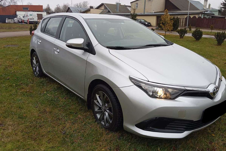 Продам Toyota Auris 1.3 MT 2018 года в Днепре