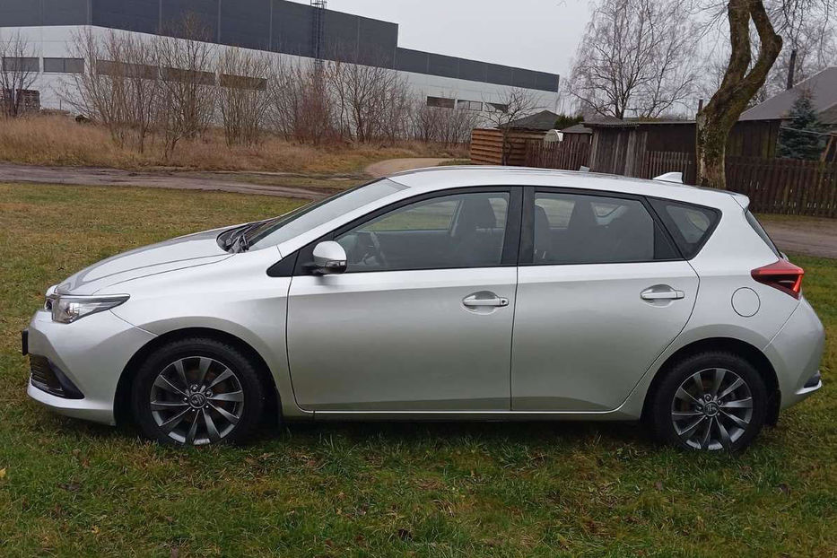 Продам Toyota Auris 1.3 MT 2018 года в Днепре