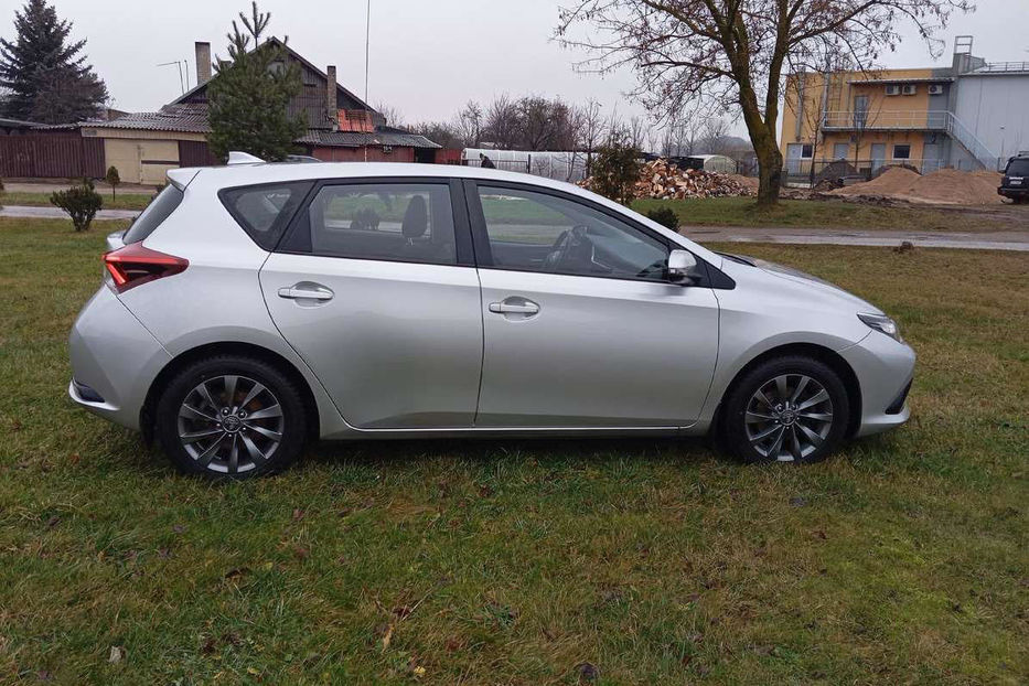 Продам Toyota Auris 1.3 MT 2018 года в Днепре