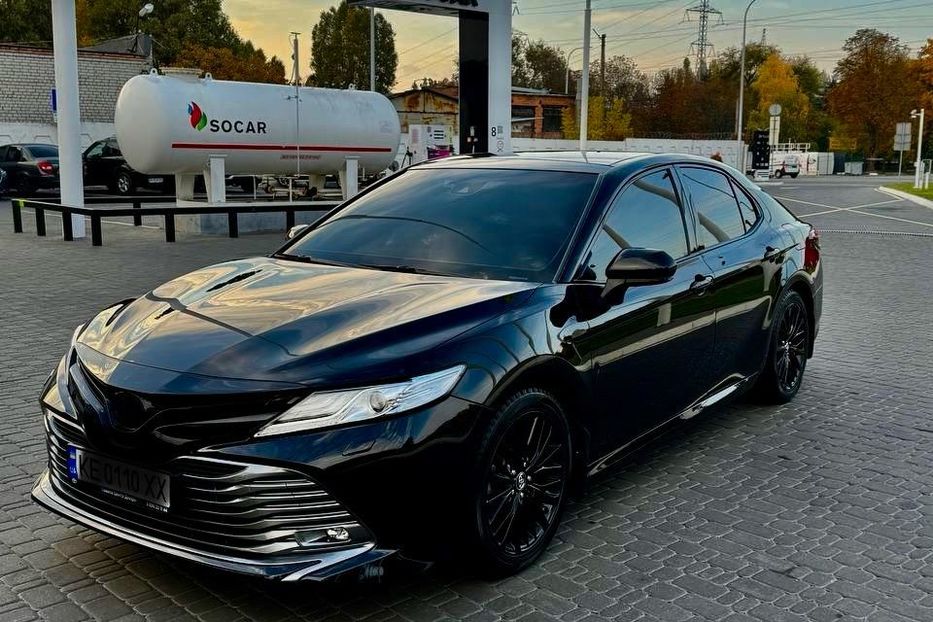 Продам Toyota Camry XLE  2019 года в Днепре