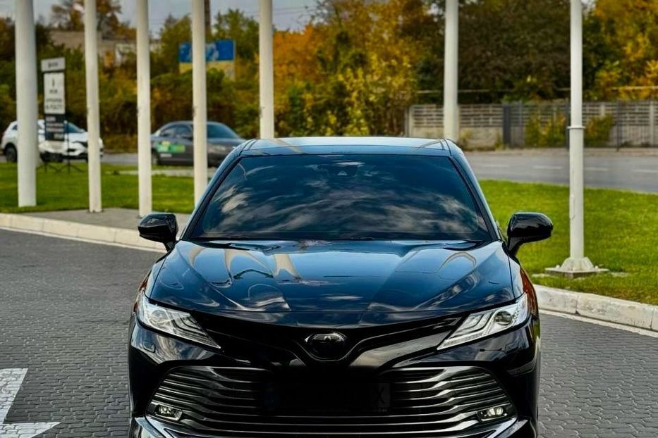 Продам Toyota Camry XLE  2019 года в Днепре