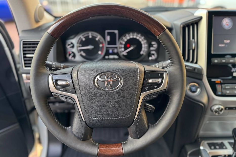 Продам Toyota Land Cruiser 200 2017 года в Одессе