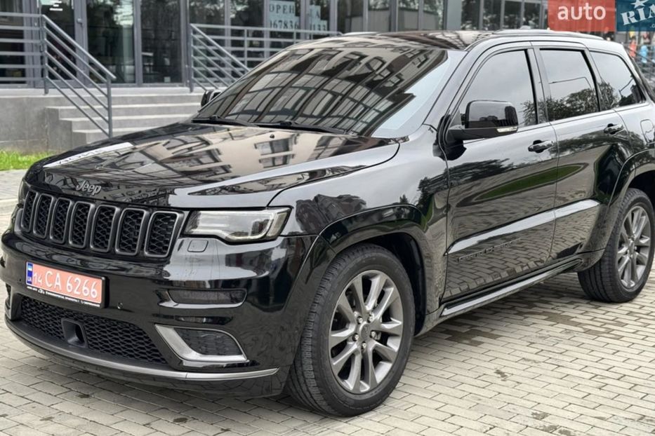 Продам Jeep Grand Cherokee 2018 года в Львове