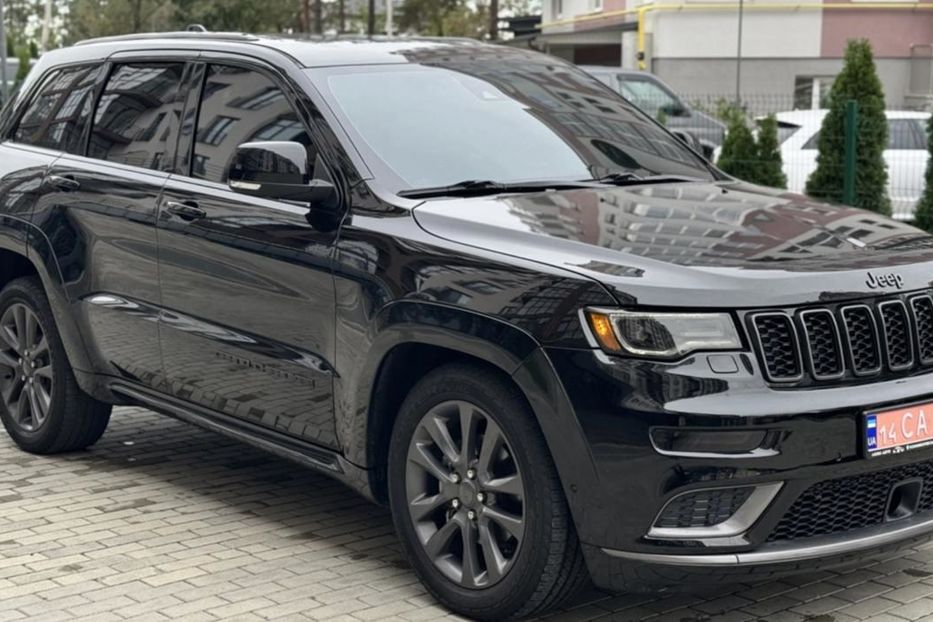 Продам Jeep Grand Cherokee 2018 года в Львове