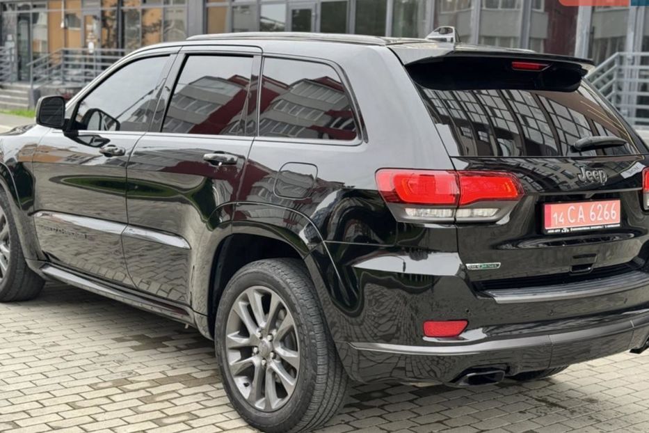 Продам Jeep Grand Cherokee 2018 года в Львове