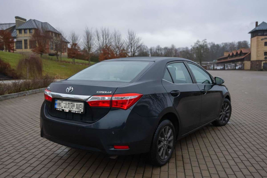 Продам Toyota Corolla 1.6 CVT (132 к.с.) 2015 года в Одессе