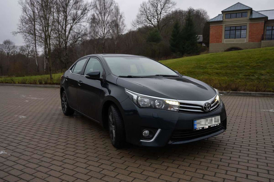 Продам Toyota Corolla 1.6 CVT (132 к.с.) 2015 года в Одессе