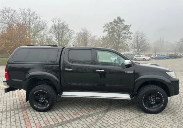 Продам Toyota Hilux 2011 года в г. Валки, Харьковская область