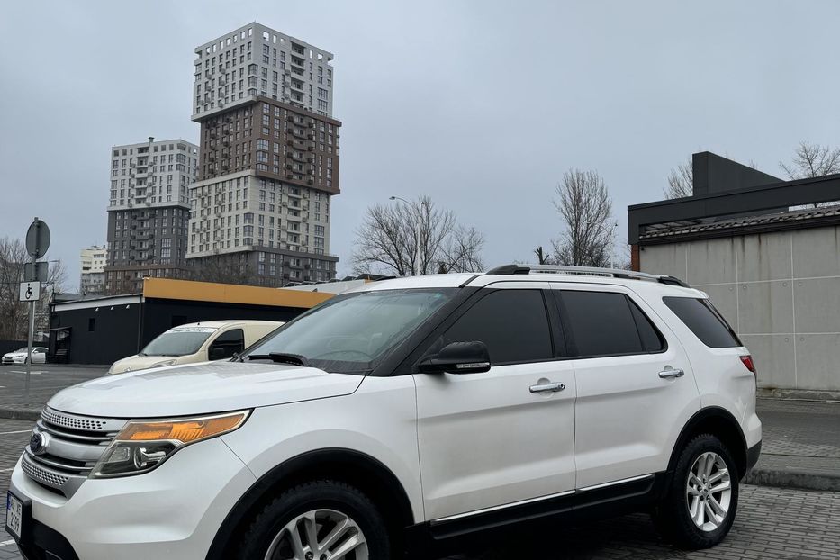 Продам Ford Explorer 2014 года в Днепре