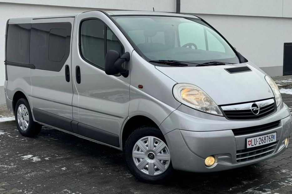 Продам Opel Vivaro пасс. 2010 года в Харькове