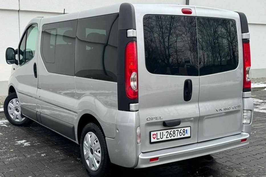 Продам Opel Vivaro пасс. 2010 года в Харькове