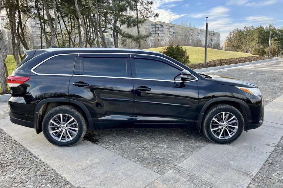 Продам Toyota Highlander AWD XLE 2018 года в Днепре