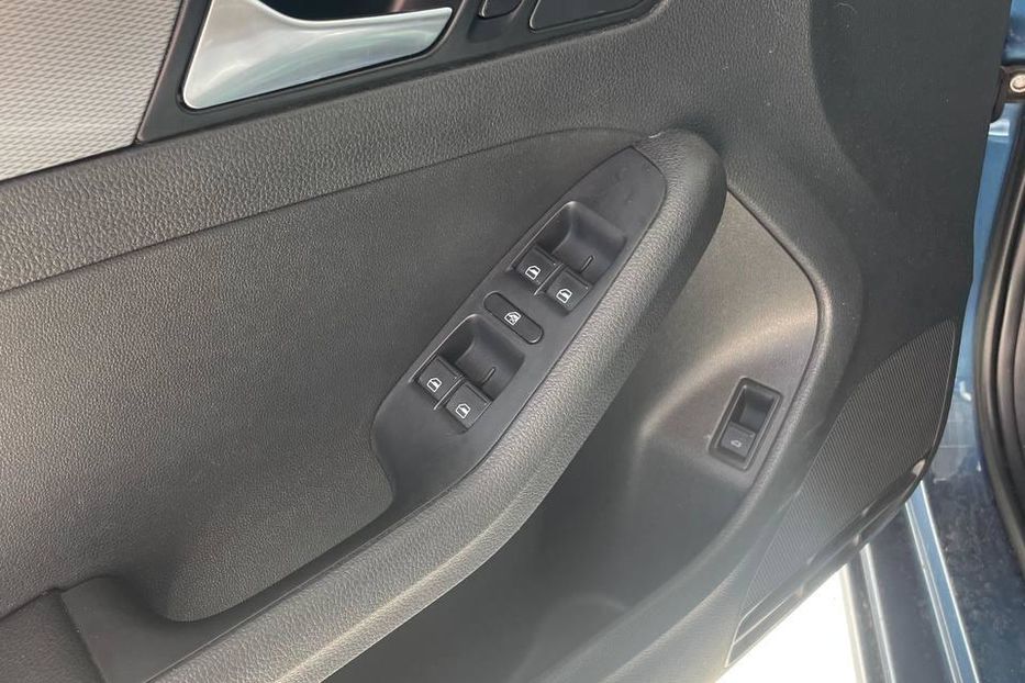 Продам Volkswagen Jetta Mk6 2017 года в г. Шостка, Сумская область