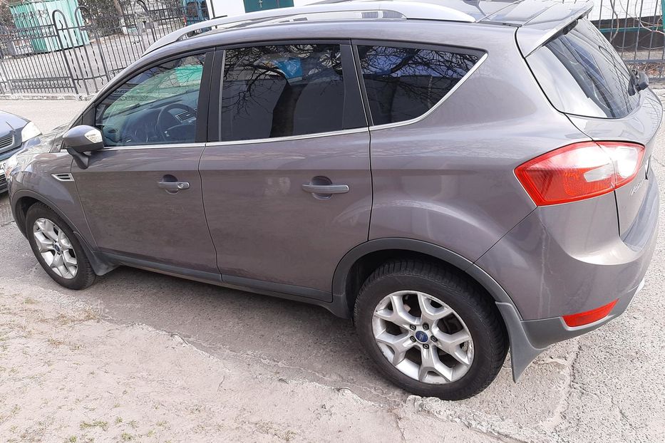 Продам Ford Kuga 2012 года в г. Кузнецовск, Ровенская область