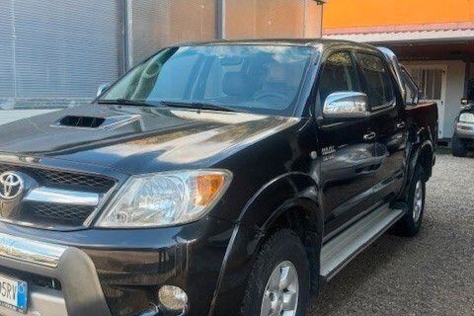 Продам Toyota Hilux 2006 года в Ровно