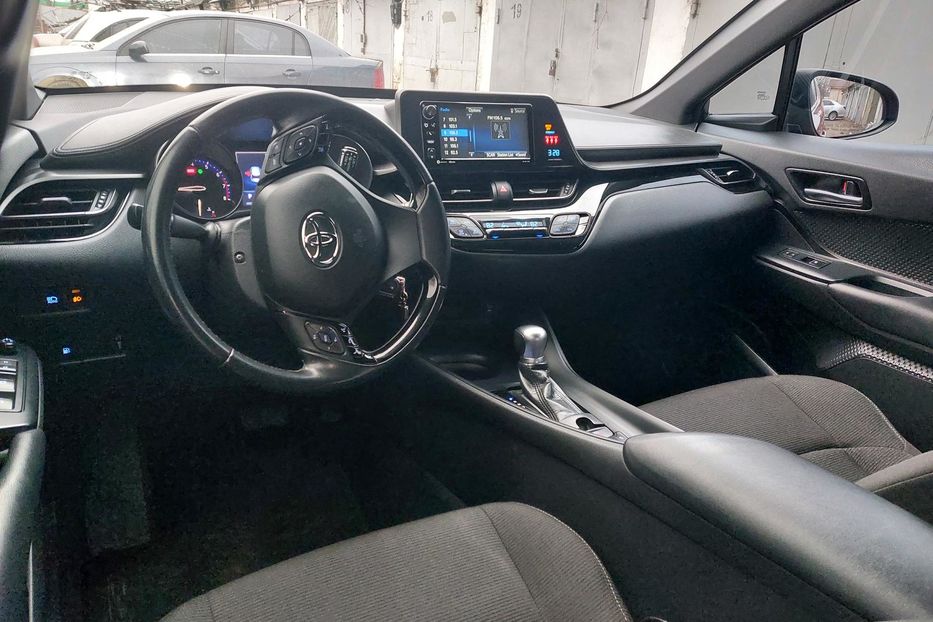 Продам Toyota C-HR Автомат 2018 года в Киеве