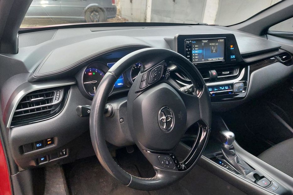 Продам Toyota C-HR Автомат 2018 года в Киеве