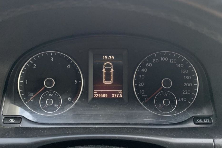 Продам Volkswagen Touran 2012 года в г. Коростень, Житомирская область