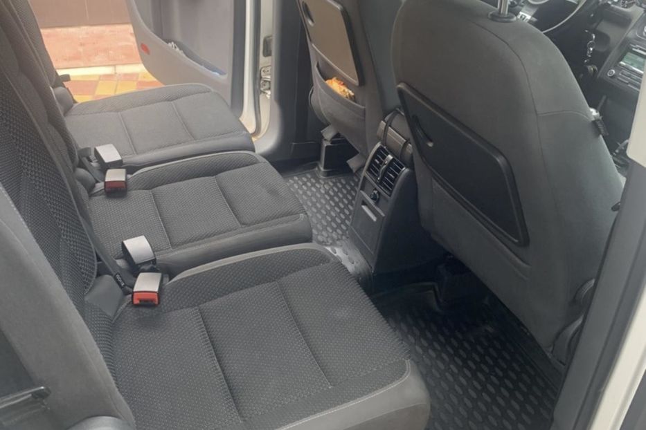 Продам Volkswagen Touran 2012 года в г. Коростень, Житомирская область