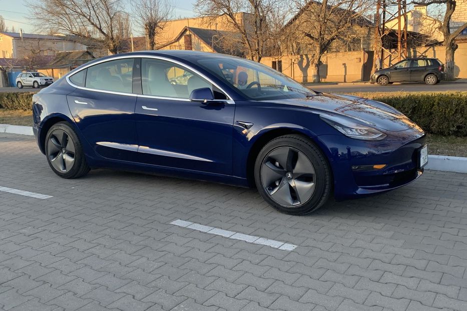 Продам Tesla Model 3 Standarte Range Plus  2019 года в Одессе