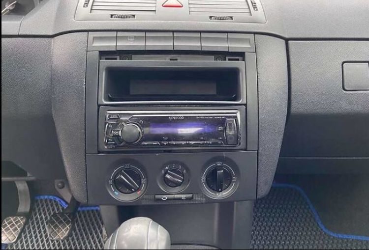 Продам Skoda Fabia 2006 года в Харькове