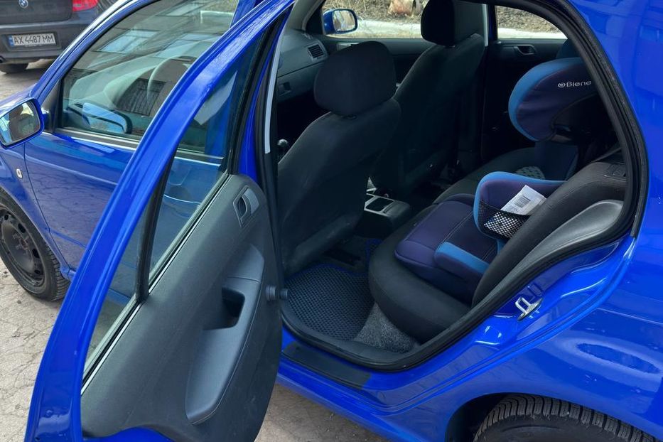 Продам Skoda Fabia 2006 года в Харькове