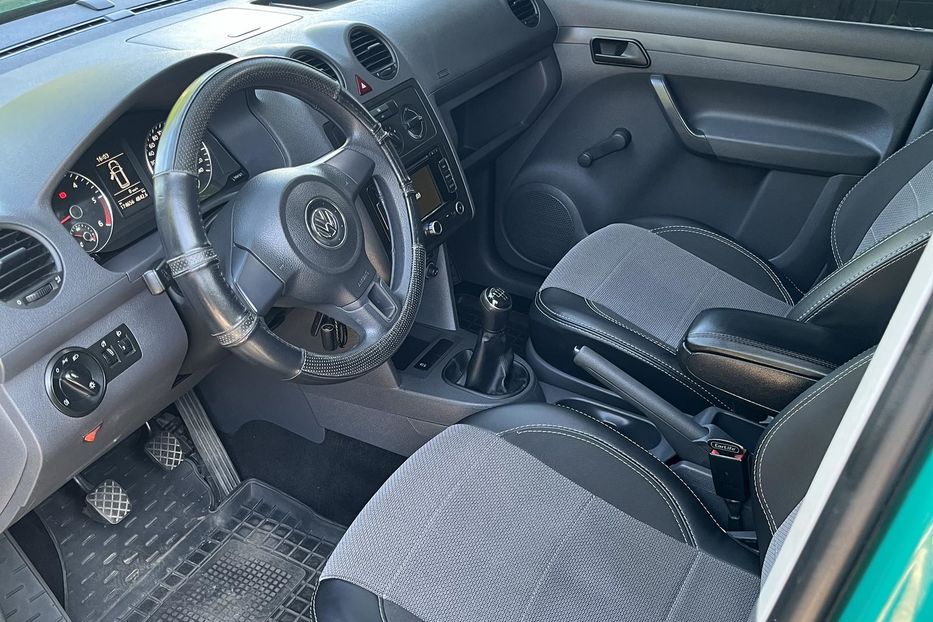 Продам Volkswagen Caddy пасс. 2012 года в Киеве