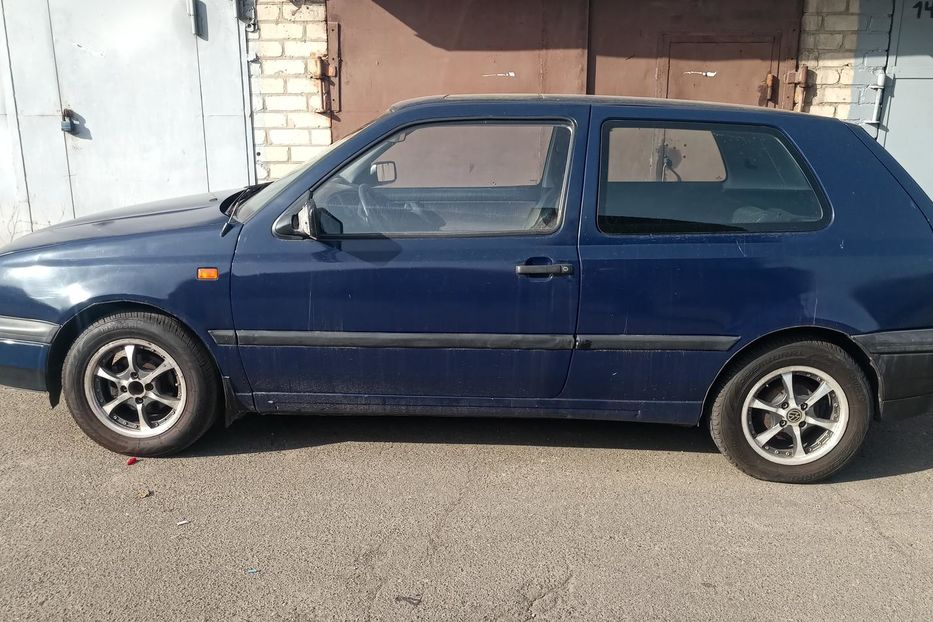 Продам Volkswagen Golf III 1.4 бензин 1995 года в Киеве