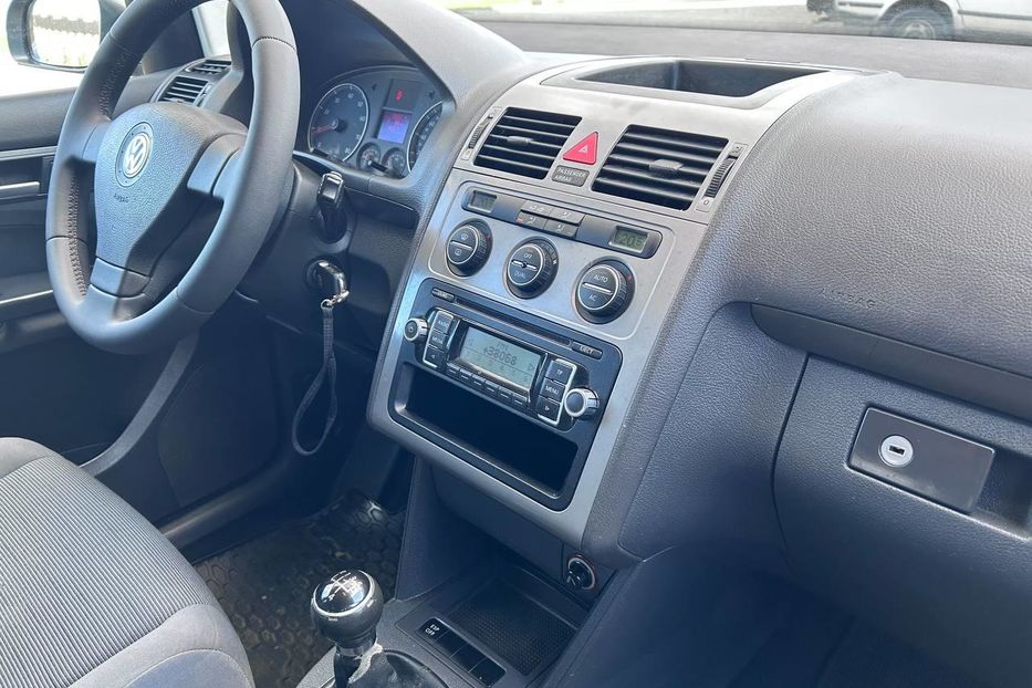Продам Volkswagen Touran 1.6 mpi 7-місць 2009 года в Львове