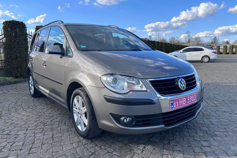 Продам Volkswagen Touran 1.6 mpi 7-місць 2009 года в Львове