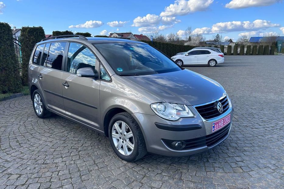 Продам Volkswagen Touran 1.6 mpi 7-місць 2009 года в Львове