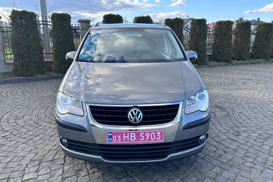 Продам Volkswagen Touran 1.6 mpi 7-місць 2009 года в Львове