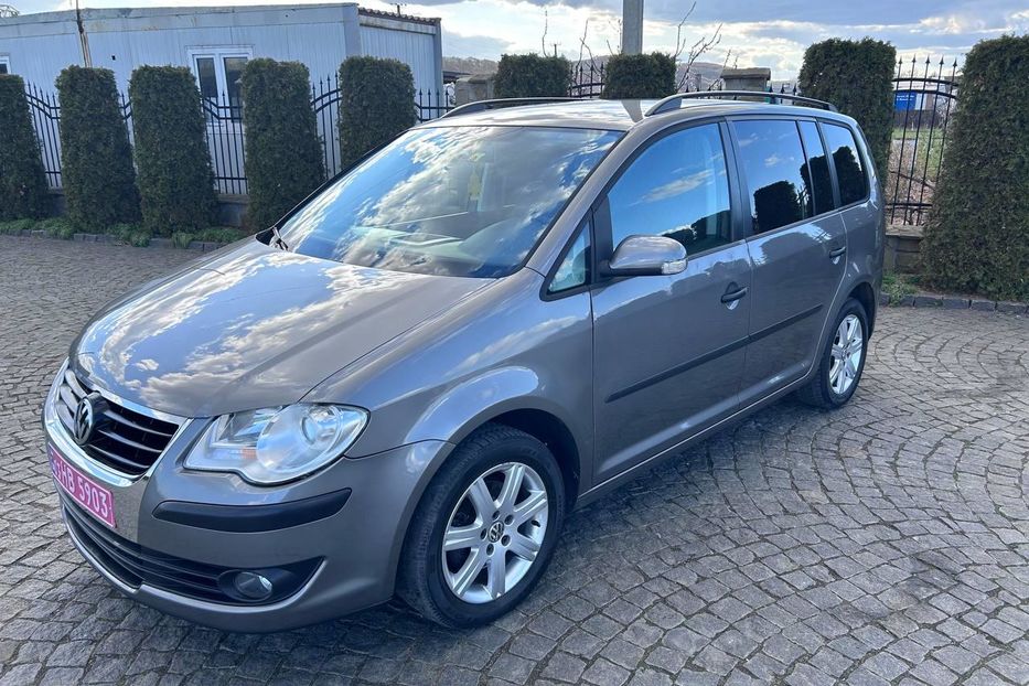 Продам Volkswagen Touran 1.6 mpi 7-місць 2009 года в Львове