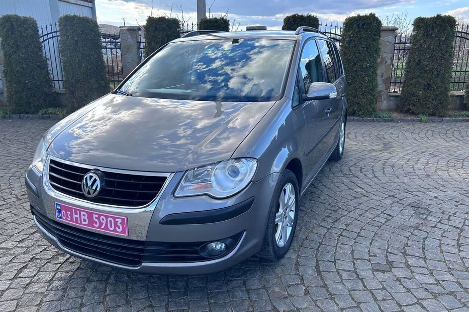 Продам Volkswagen Touran 1.6 mpi 7-місць 2009 года в Львове