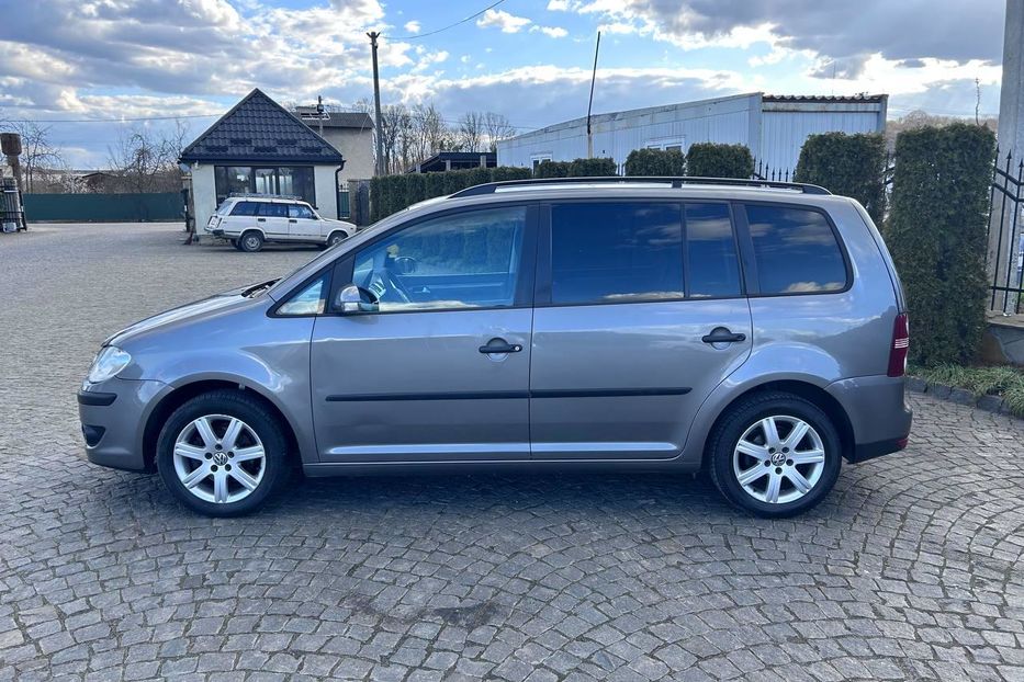 Продам Volkswagen Touran 1.6 mpi 7-місць 2009 года в Львове