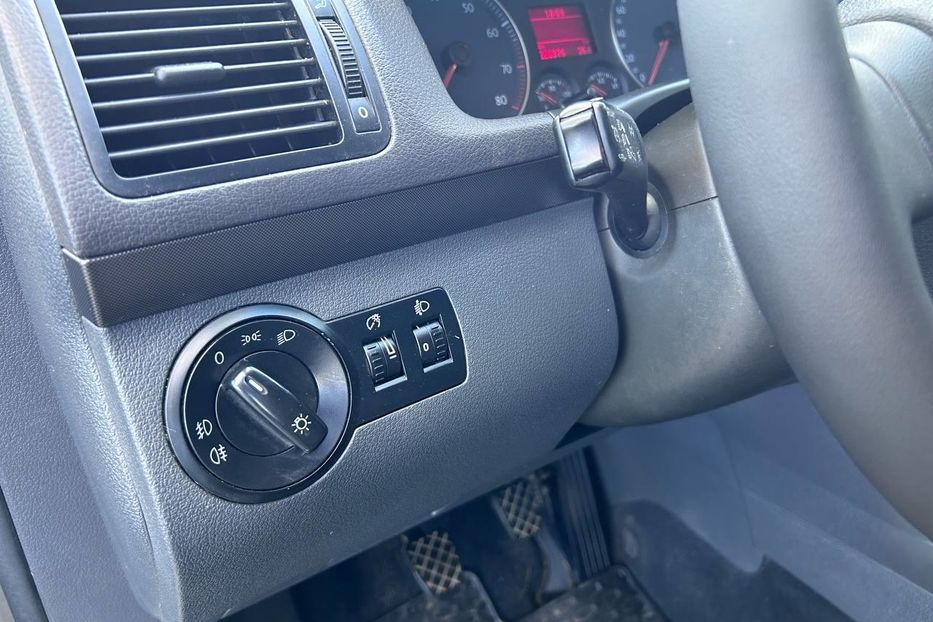 Продам Volkswagen Touran 1.6 mpi 7-місць 2009 года в Львове