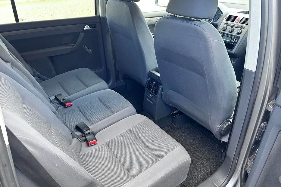 Продам Volkswagen Touran 1.6 mpi 7-місць 2009 года в Львове