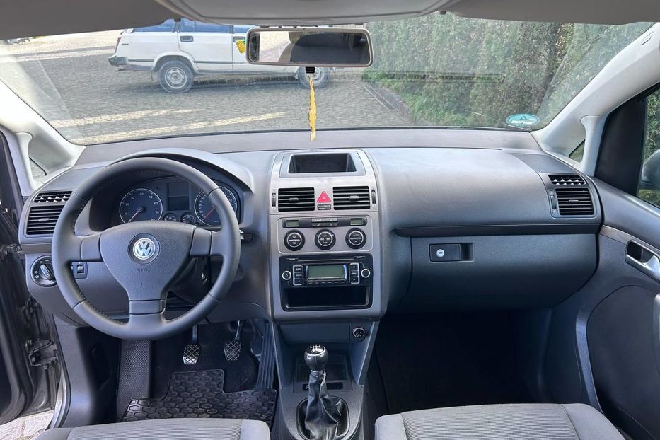 Продам Volkswagen Touran 1.6 mpi 7-місць 2009 года в Львове