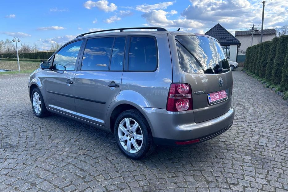 Продам Volkswagen Touran 1.6 mpi 7-місць 2009 года в Львове