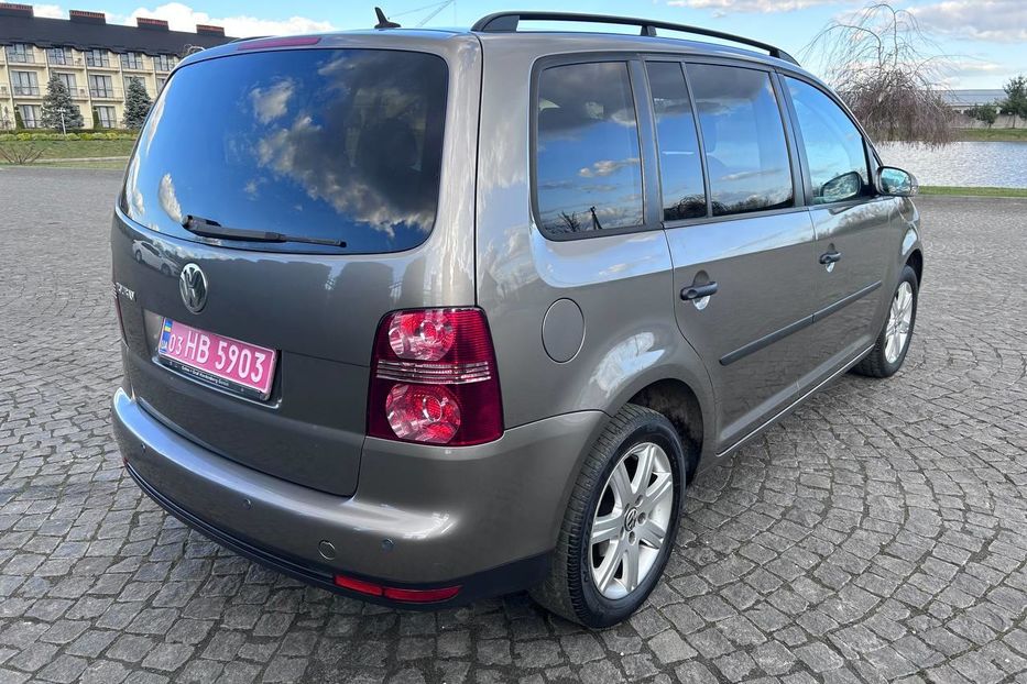Продам Volkswagen Touran 1.6 mpi 7-місць 2009 года в Львове