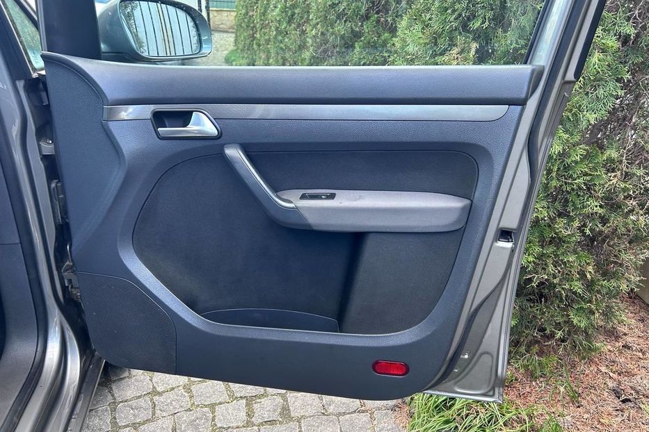 Продам Volkswagen Touran 1.6 mpi 7-місць 2009 года в Львове
