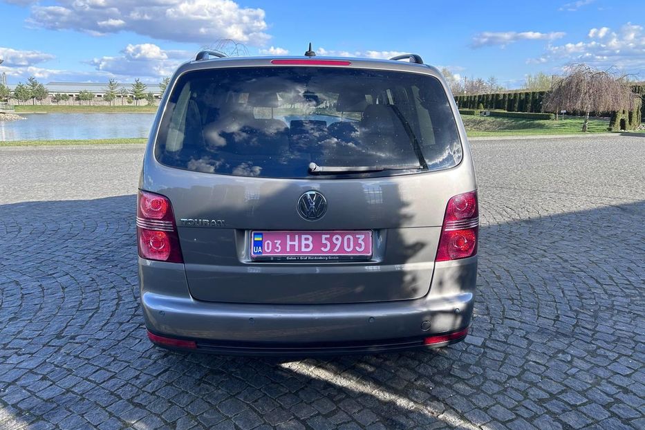Продам Volkswagen Touran 1.6 mpi 7-місць 2009 года в Львове