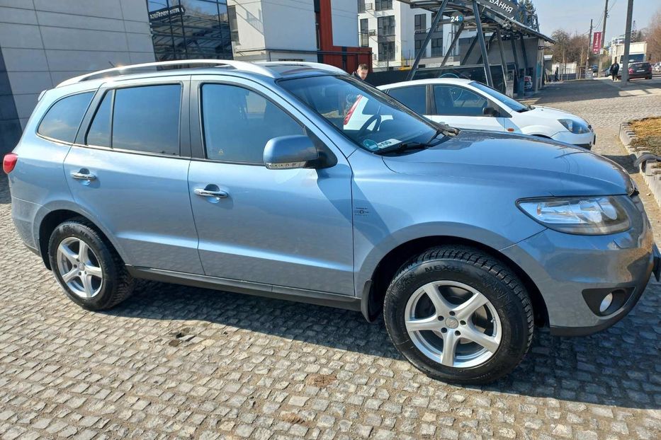 Продам Hyundai Santa FE 2010 года в Львове
