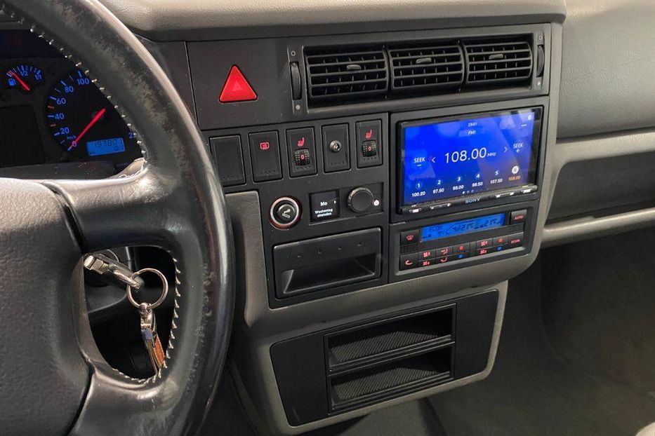 Продам Volkswagen T4 (Transporter) пасс. 2001 года в Одессе