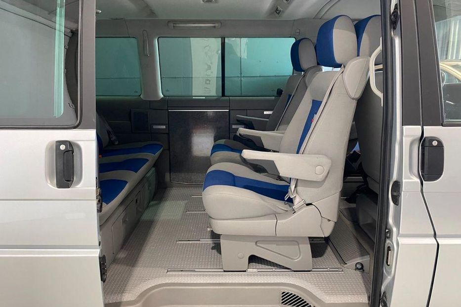 Продам Volkswagen T4 (Transporter) пасс. 2001 года в Одессе