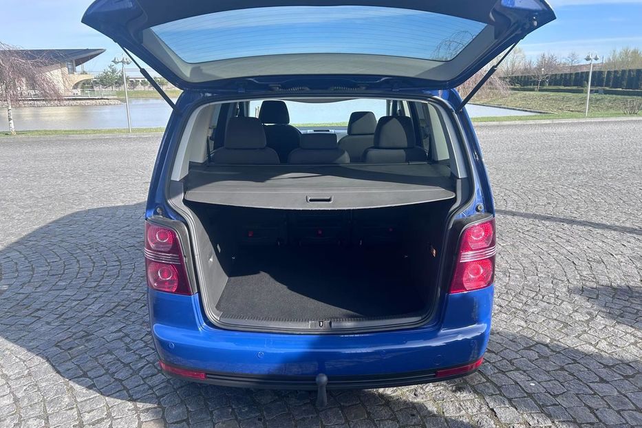 Продам Volkswagen Touran 1.6 mpi 2009 р.в 2009 года в Львове