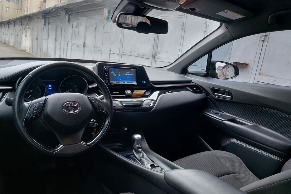 Продам Toyota C-HR Автомат 2018 года в Киеве